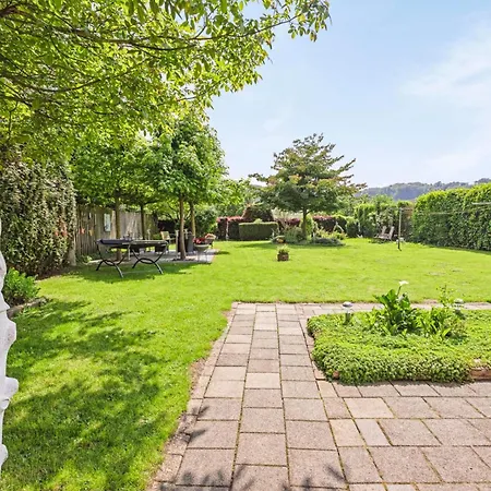 Gerendal House Guest *