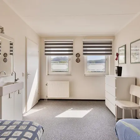 Gerendal House Guest *